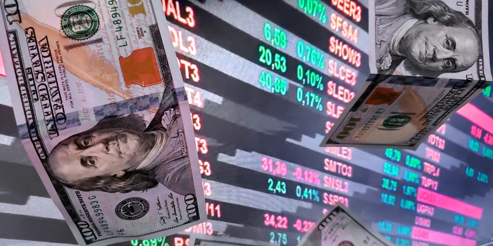 Dólar teve leve queda e fecha a R$ 5,71